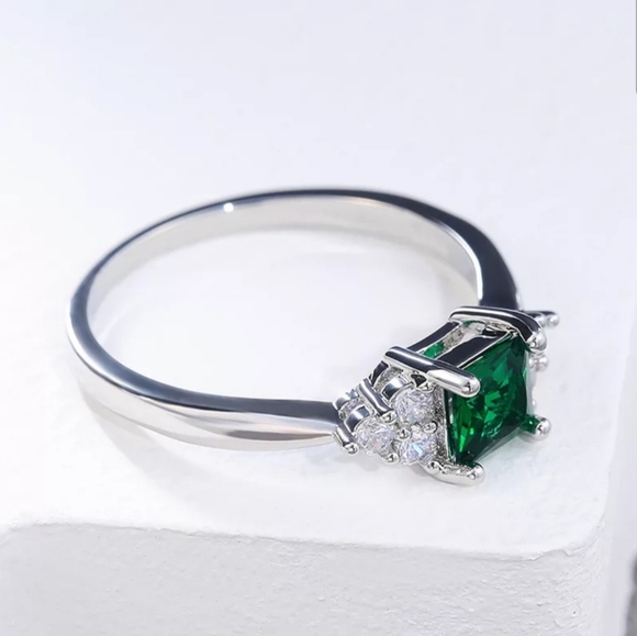 New Princess cut emerald ring!!! - Picture 6 of 7